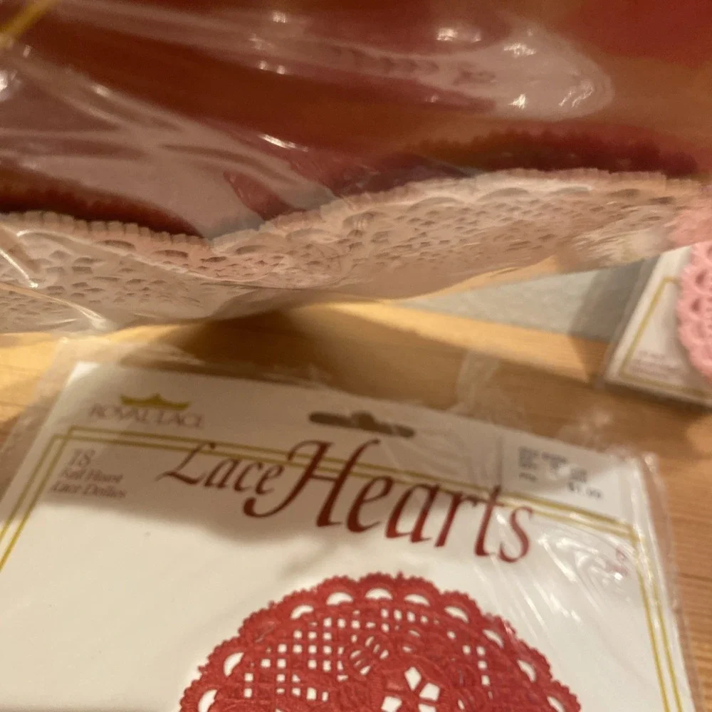 Open Package/partial Royal Lace 4 And 6 Inch Heart Doilies Pink White Red Gold‎